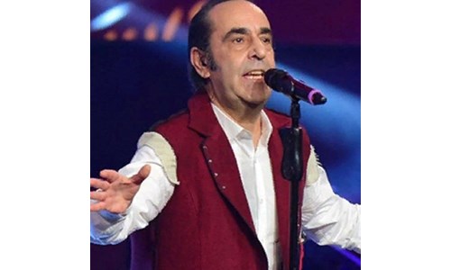 ÖZKAN UĞUR  (BAS GİTAR)